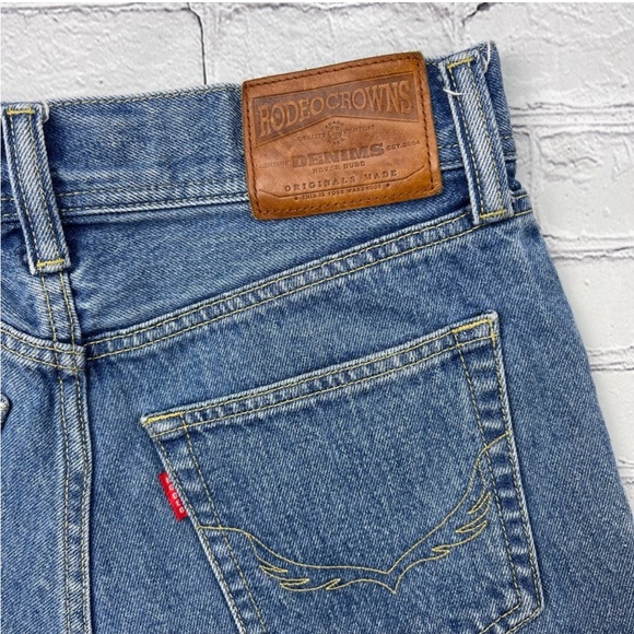 Rodeo Crowns 100% cotton Raw hem 3” Denim Jean Shorts size S - Picture 5 of 9